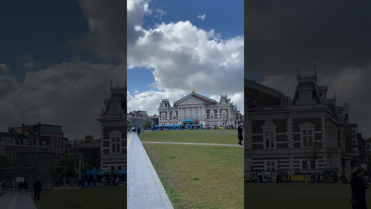 Museumplein: Pra&ccedil;a dos museus em Amsterdam. #europa #amsterdam #holanda #viagem #portugal #ferias