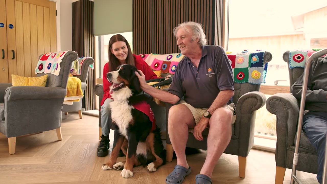 Gwirfoddoli gyda Cariad Pet Therapy