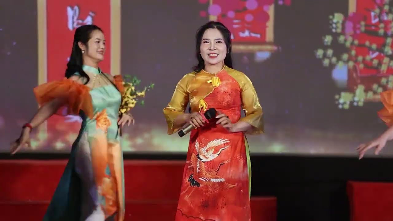Đơn ca Tết - cô Thu Hà - Nhà văn hóa thiếu nhi Việt Đức – Nghệ An
