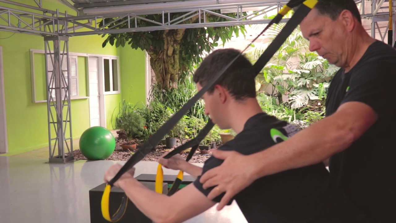 Exercício de Tríceps no TRX