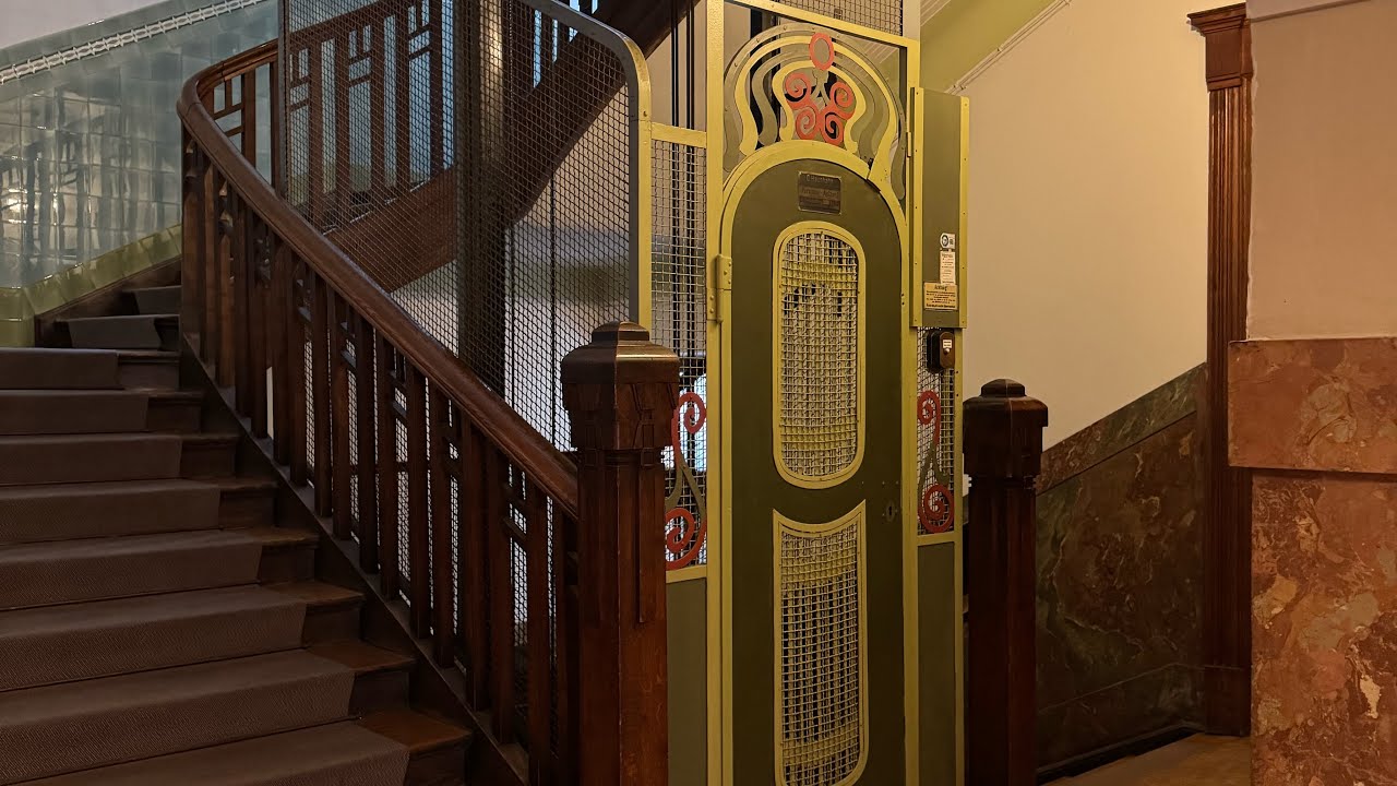 1910 ÄLTESTE Haushahn Aufzug in einem Wohnhaus in München