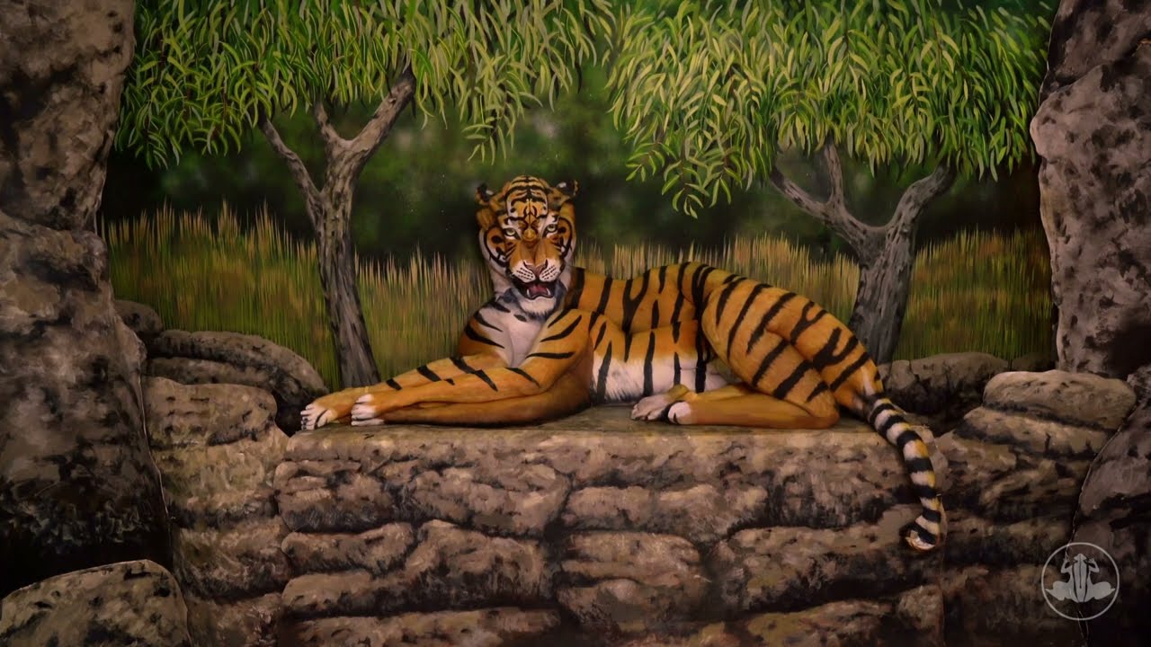 Tiger - Fine Art Bodypainting by Johannes Stötter