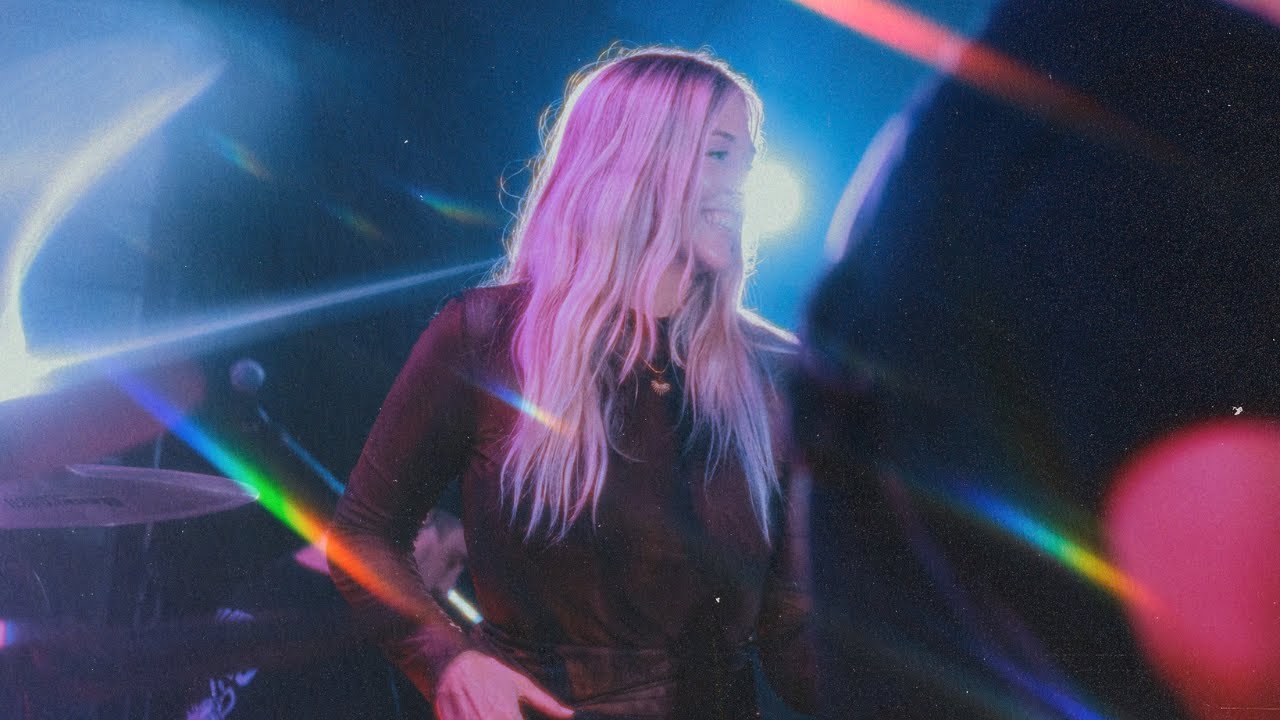 Sara Berki - Cowboys Do It Better  - Live Video at La La La's, Wollongong