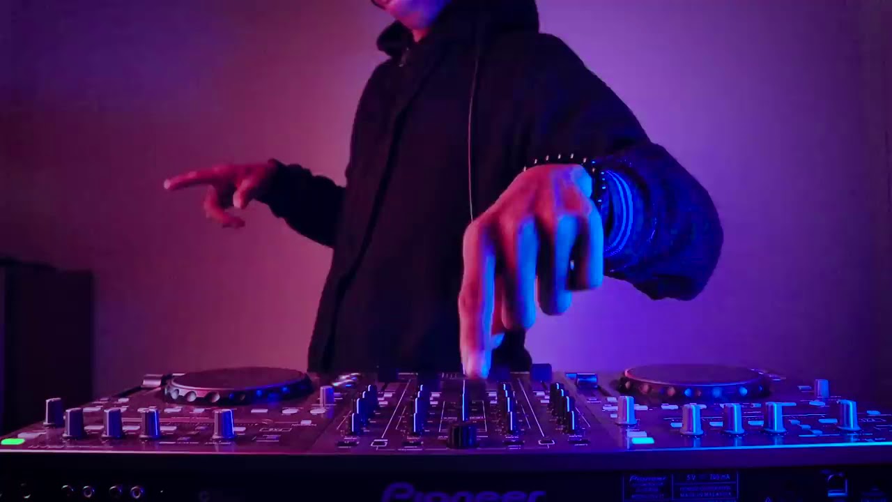 DJ DANCE MONKEY   TONES AND I Isky Riveld Remix HD