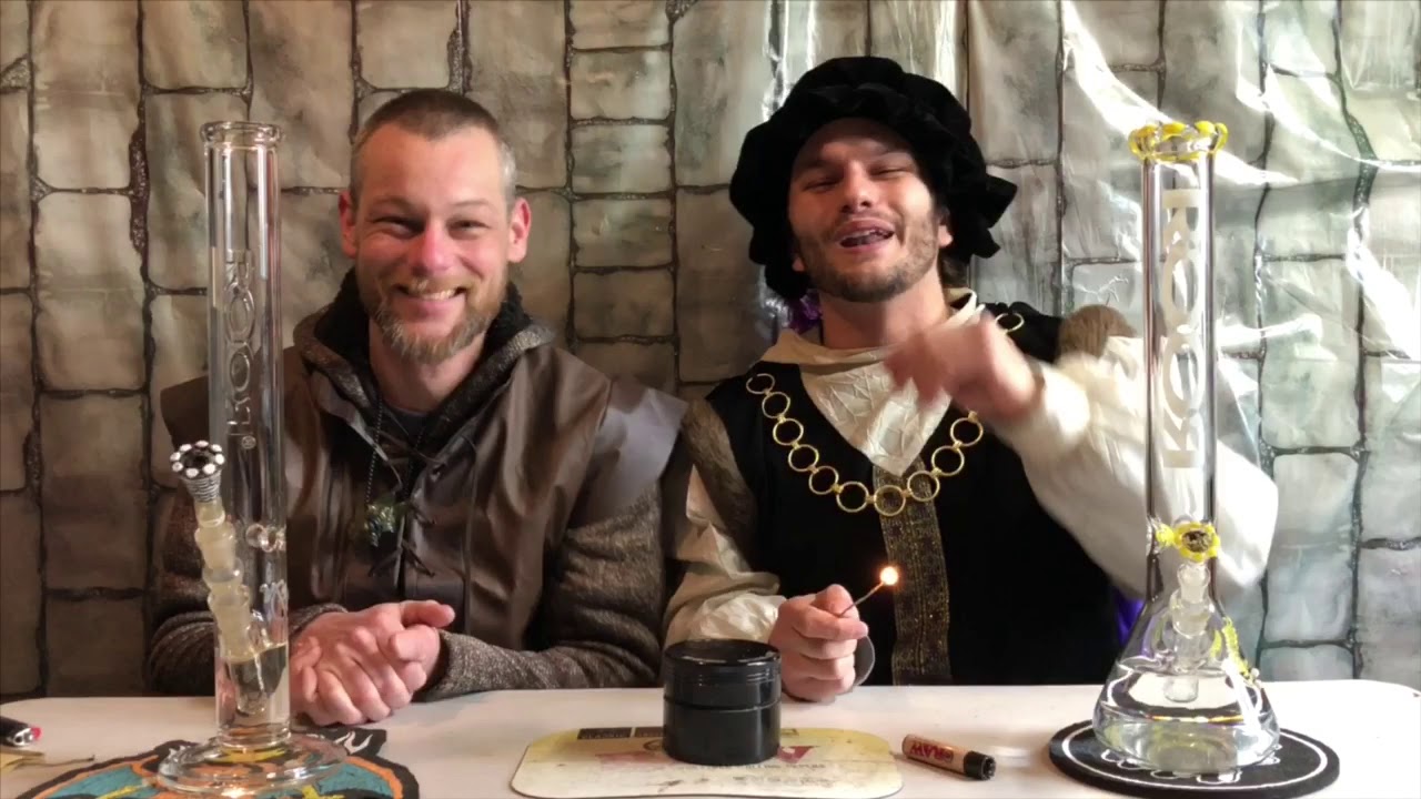 The Knights of the Stoned Table Ep : 16 RooR Beaker Bottom Bong Review