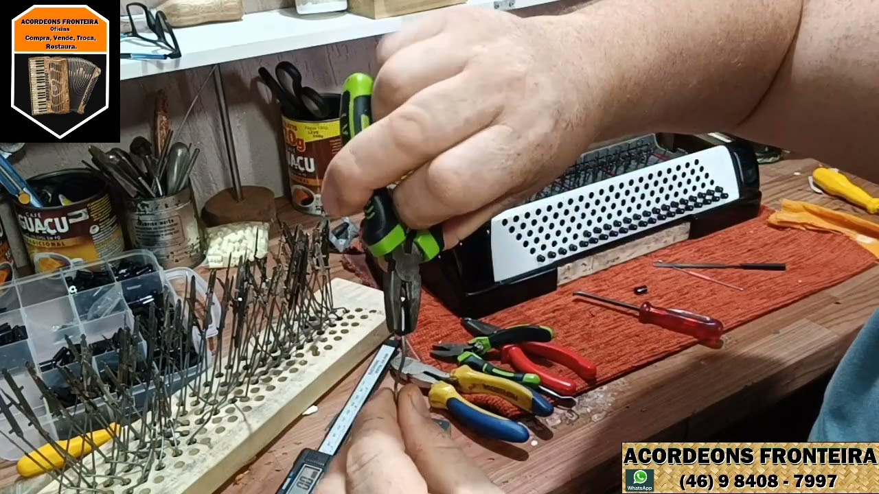 Acordeons Fronteira - Troca de botão dos baixos.