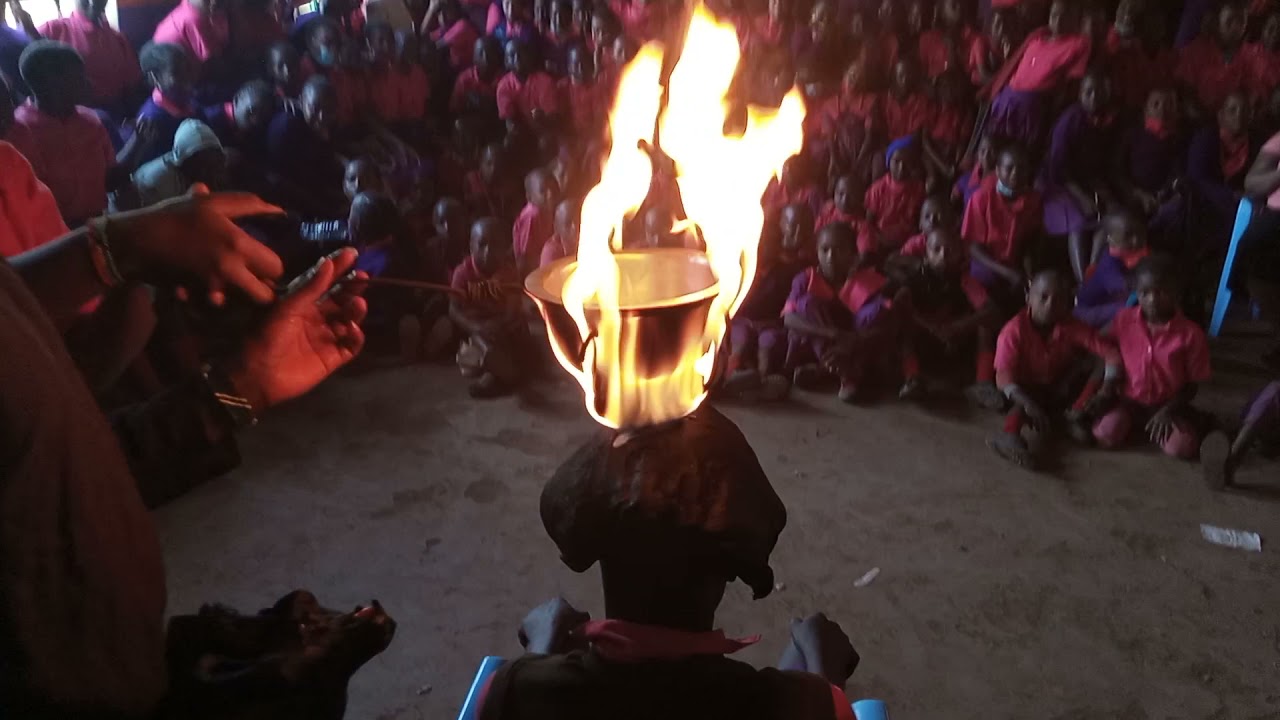 Hii kupika chai kwa kichwa cha mtu(1)