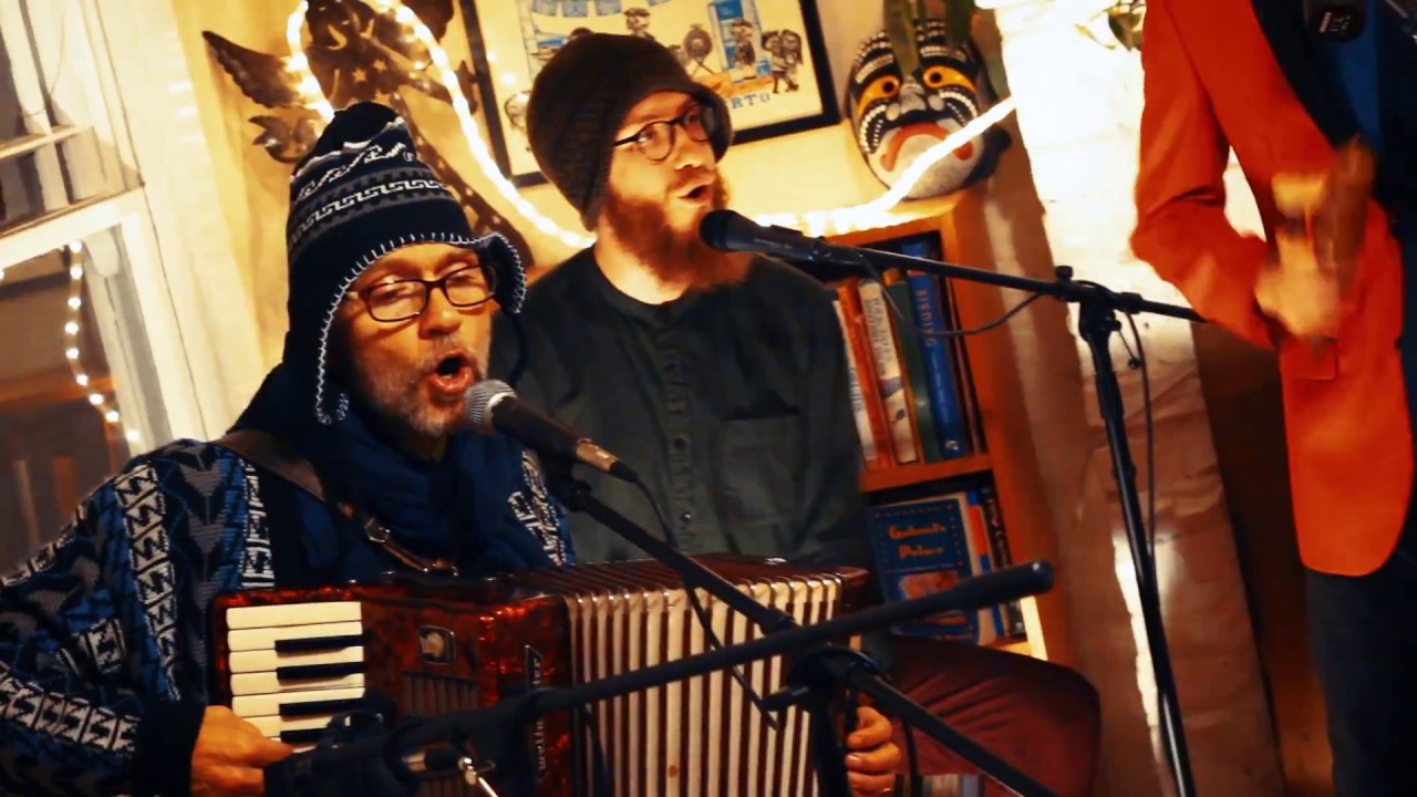 Cuñao - Mamá, ¿Dónde Están Los Juguetes? (Live Video)