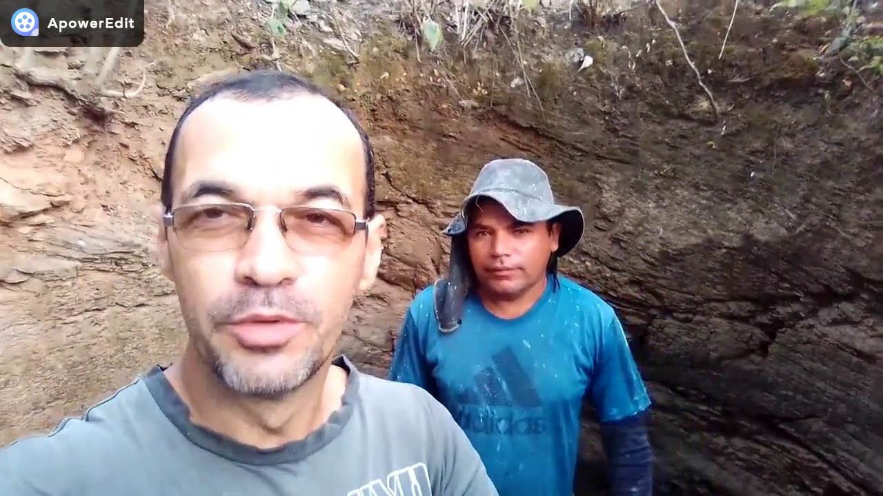 Criando os degraus em um tanque na agrofloresta paêbirú- Parte 1