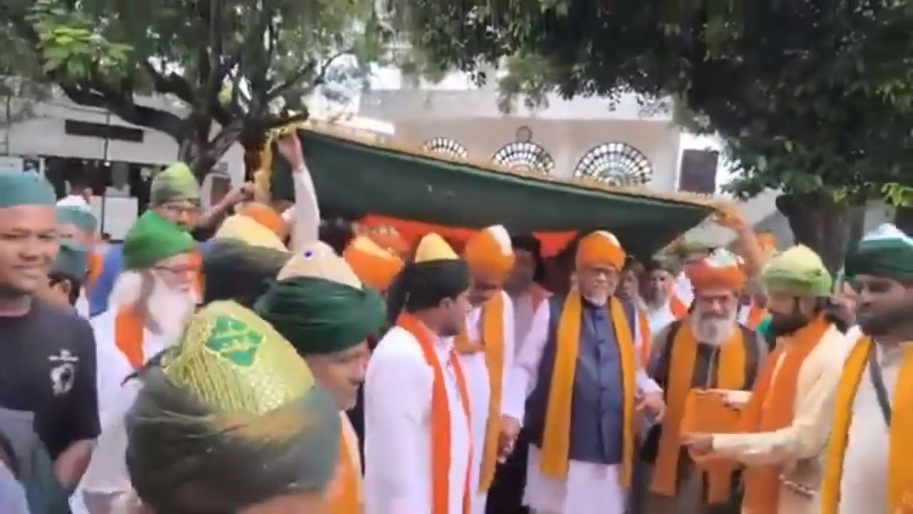 Ziyarat Khwaja Bande Nawaz R.A khalifa Sarkar Peer ADIL #peeradisarkar #qadrizindanawazi #khwajaji