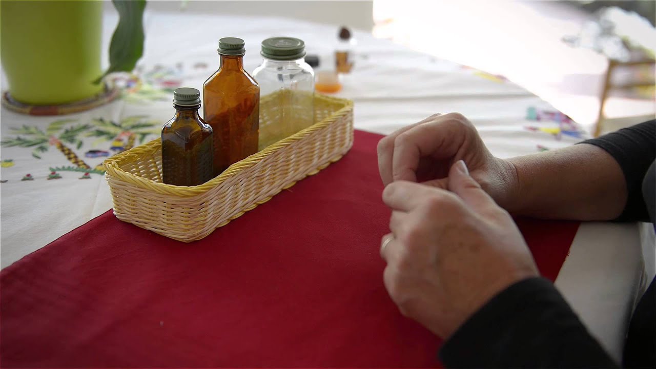 SCREEN-FREE ACTIVITIES FOR YOUNG CHILDREN: Opening Closing Bottles by Jeanne Marie Paynel