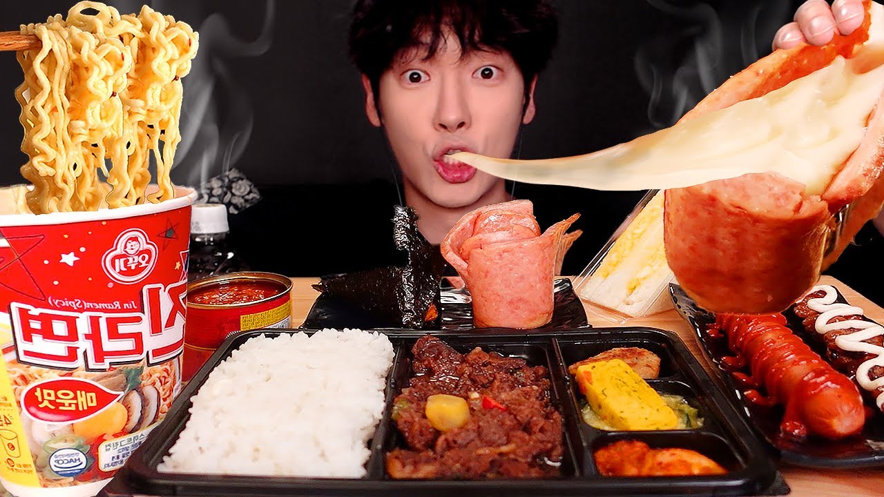 MUKBANG Корейская еда из круглосуточного магазина! Острая лапша и сырная ветчина, треугольник Кимбаб