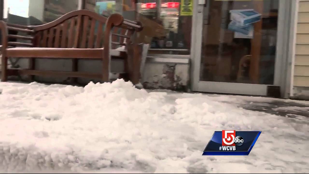 South Shore dealing with snow and high tide warnings