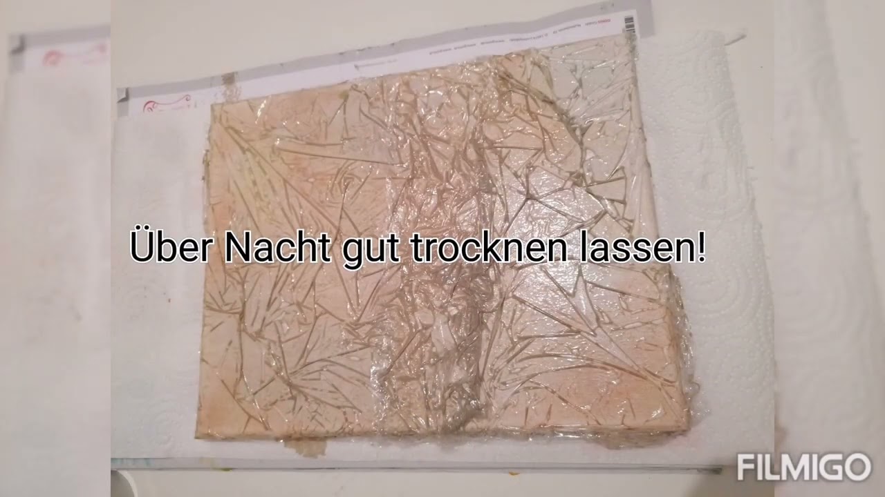 Leinwand mit Knittertechnik (GoniDecor) und Reliefpaste