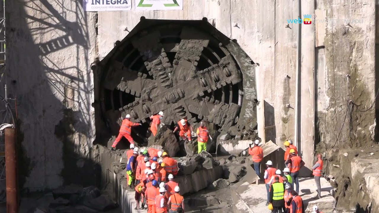 Linea 1 della metropolitana di Napoli, arrivo della talpa a Poggioreale