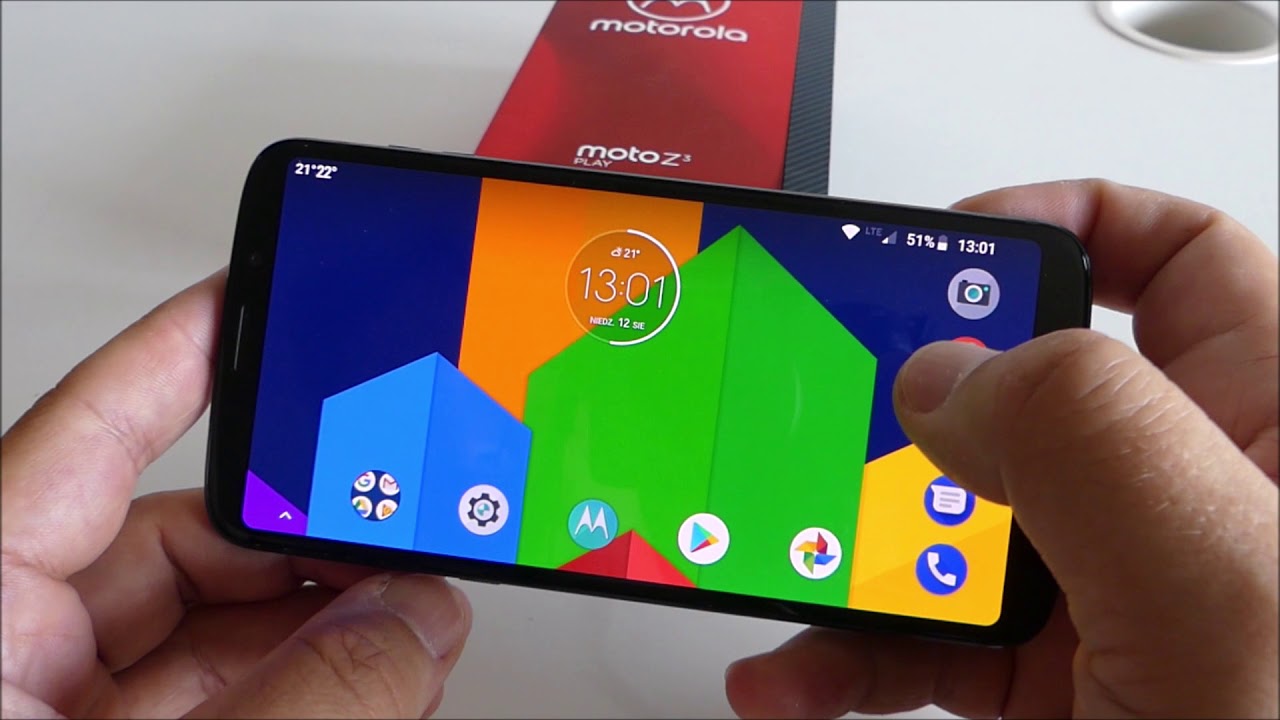 Motorola Moto Z3 Play. Dla miłośnik&oacute;w mod&oacute;w