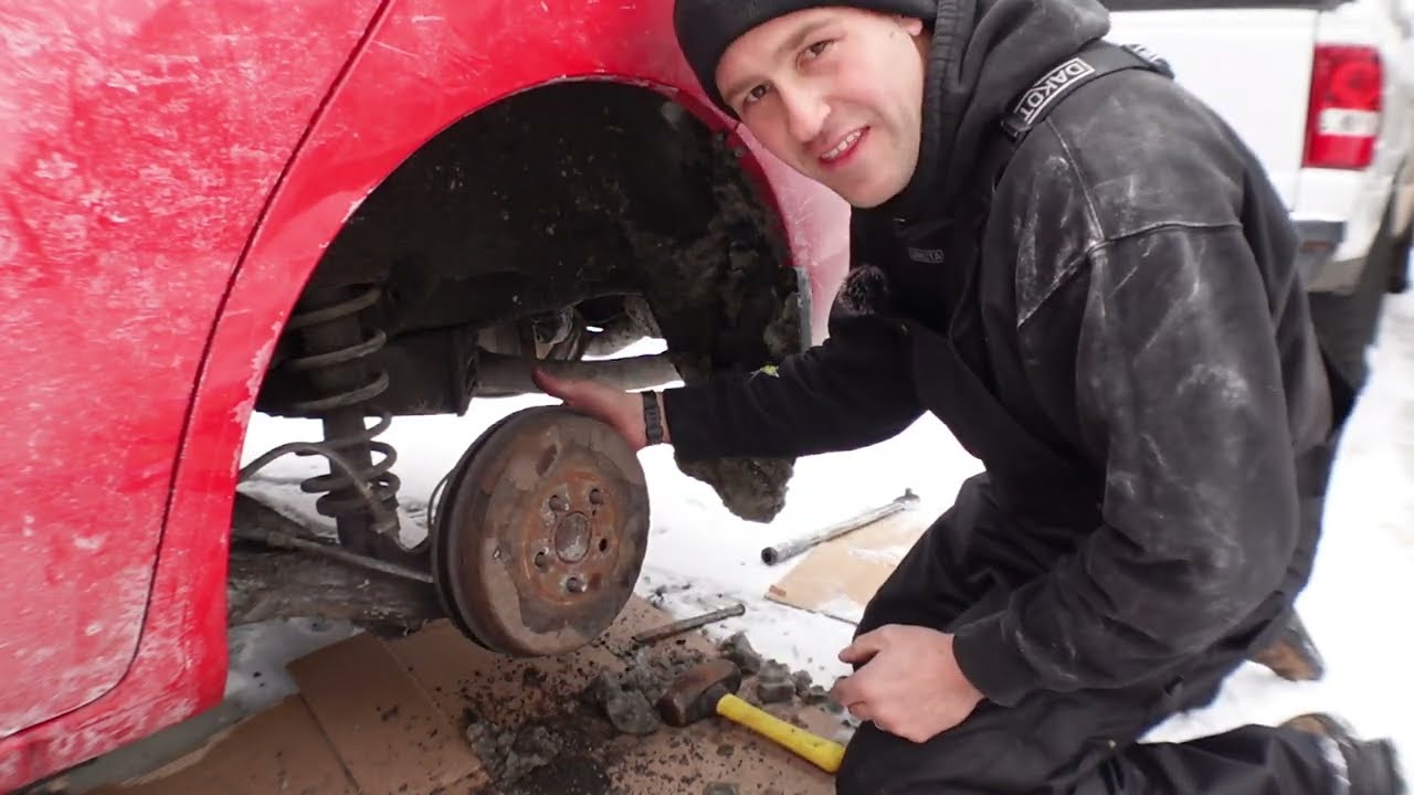REAR WHEEL BEARING REMOVAL TRICK - 2003-2008 toyota corolla, matrix, pontiac vibe