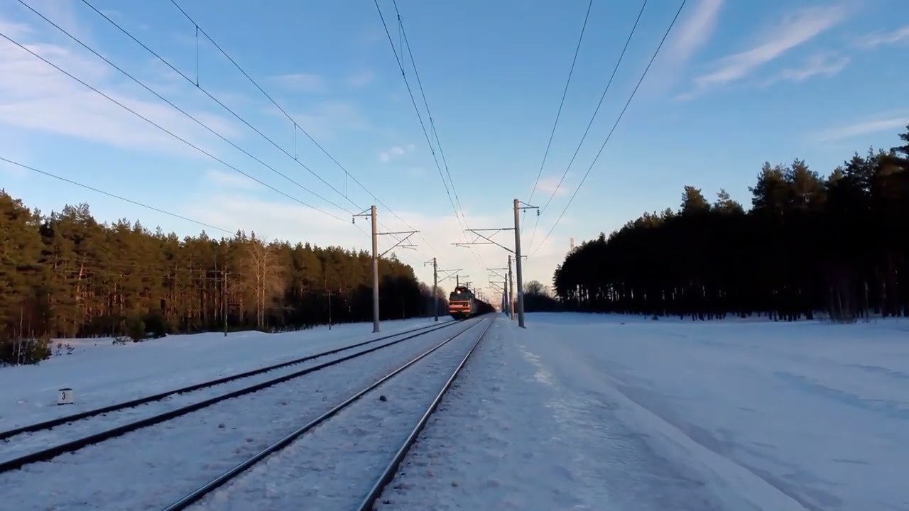 вл80с-594, с грузовым поездом и приветливой бригадой, по перегону Бобруйск-Мирадино. 