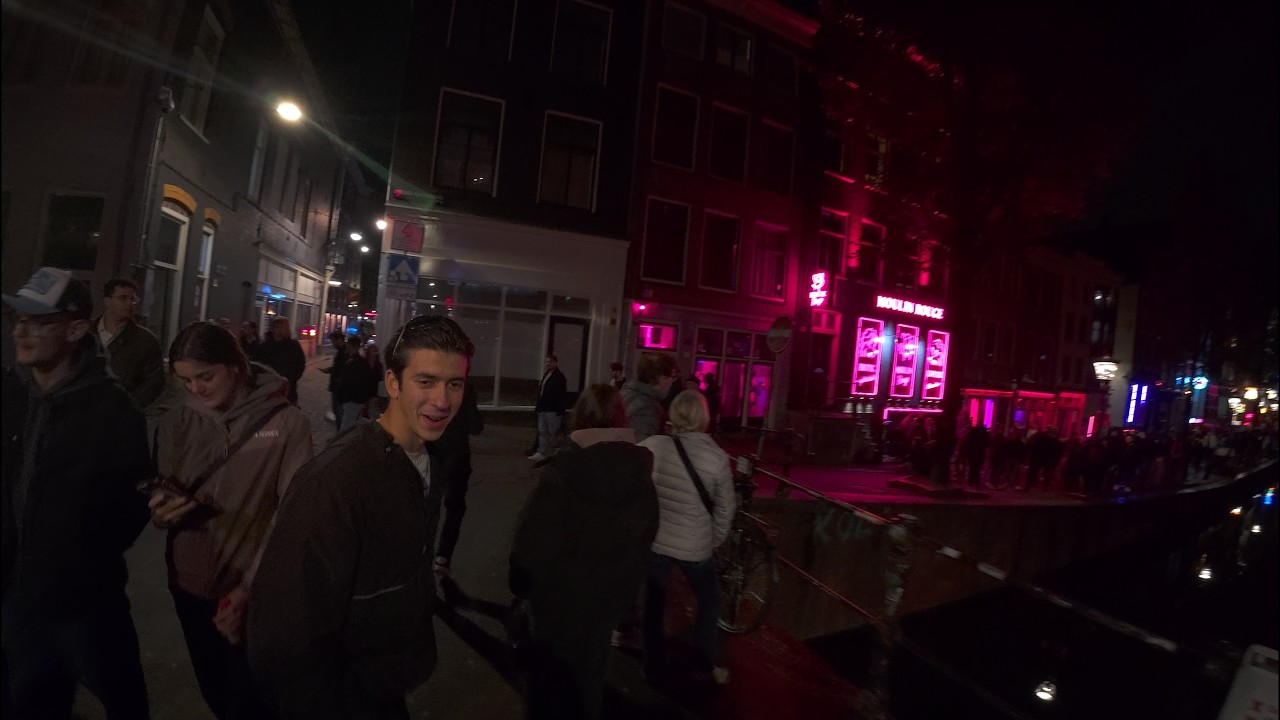 Walking Through Amsterdam at Night From Quiet to Neon 🎧