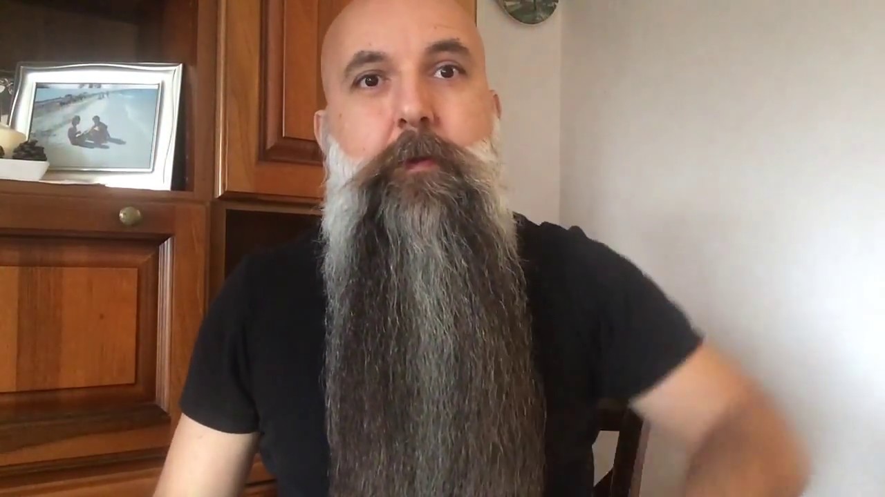 Come fare crescere una barba corta a una barba lunga.