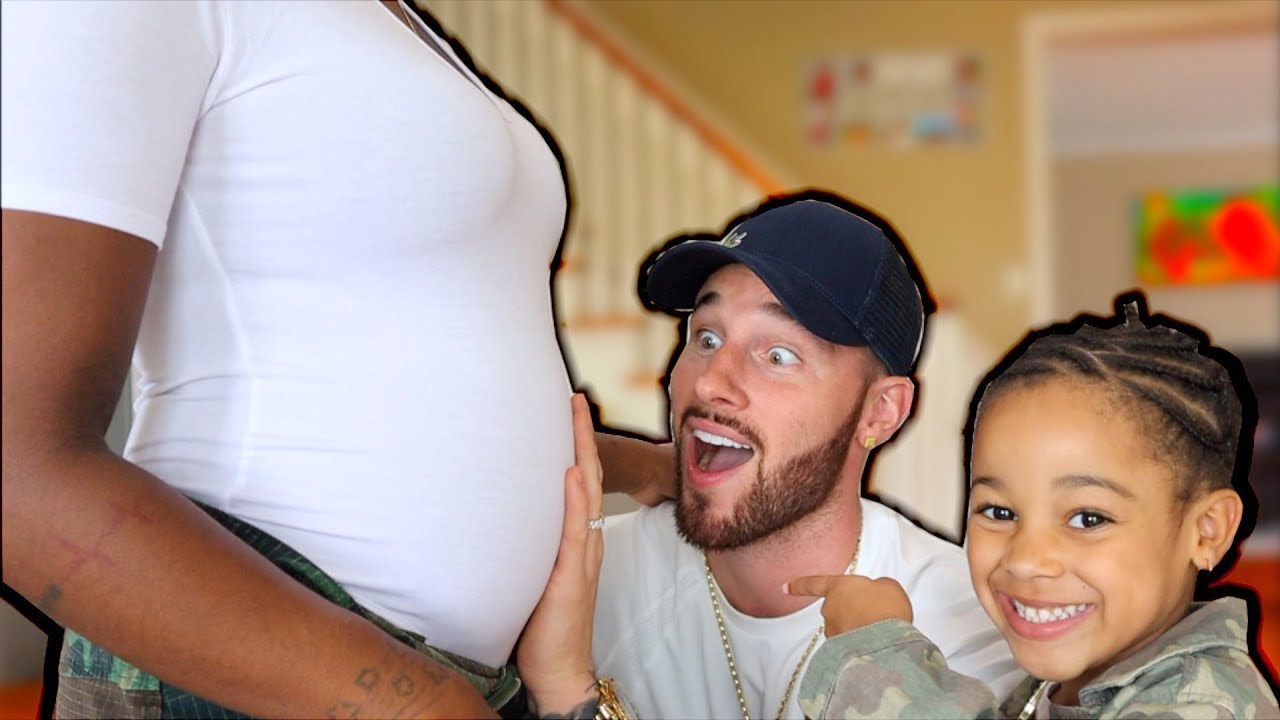 BABY BUMP IS FINALLY SHOWING!!