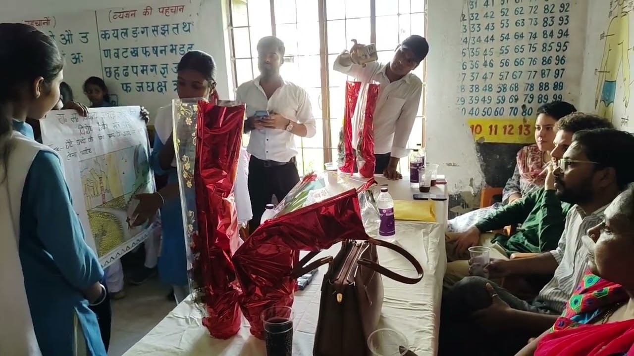 स्कूल में प्रोग्राम करते हुए बच्चे केसाथ #video #government #school #teacher  #sikandaridealvlog