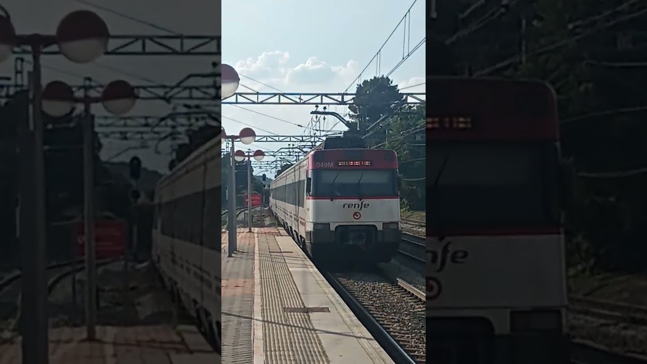 Renfe Serie 446 Saliendo de Torrelodones hacia El Escorial (L&iacute;nea C-8A)