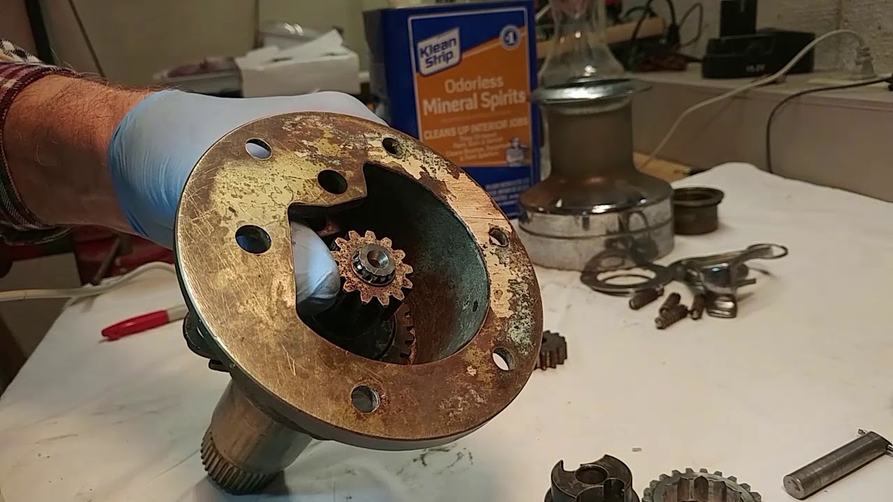 Barient 23 Self-Tailing 2-speed winch disassembly and rebuild