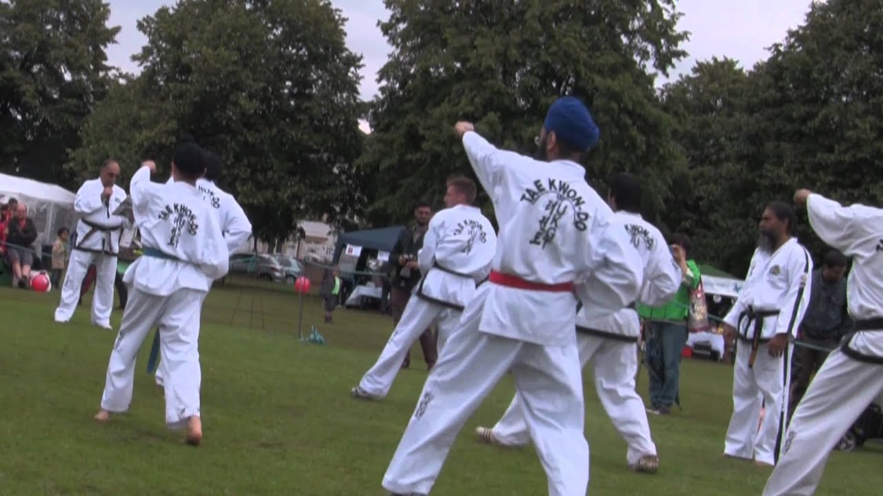 Ealing Taekwondo demo 2012