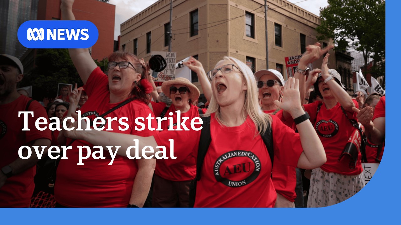 Victorian teachers strike for first time in 13 years over pay dispute | ABC News