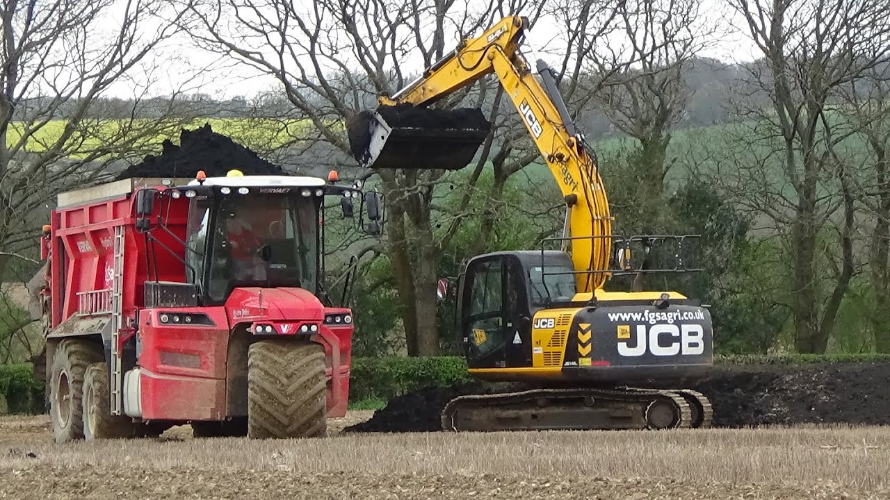Sewage Sludge Spreading with Vervaet Hydrotrike + Hyundai Excavator & Cultivating with John Deere 7R