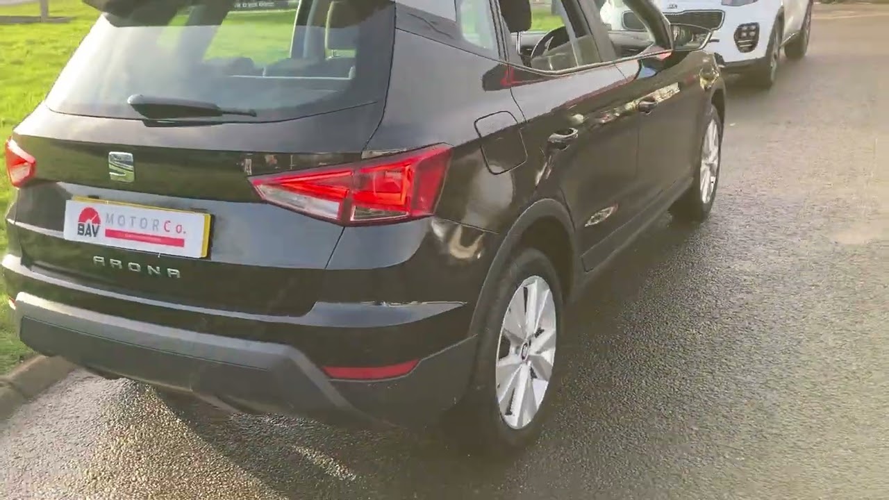18 Seat Arona Black 