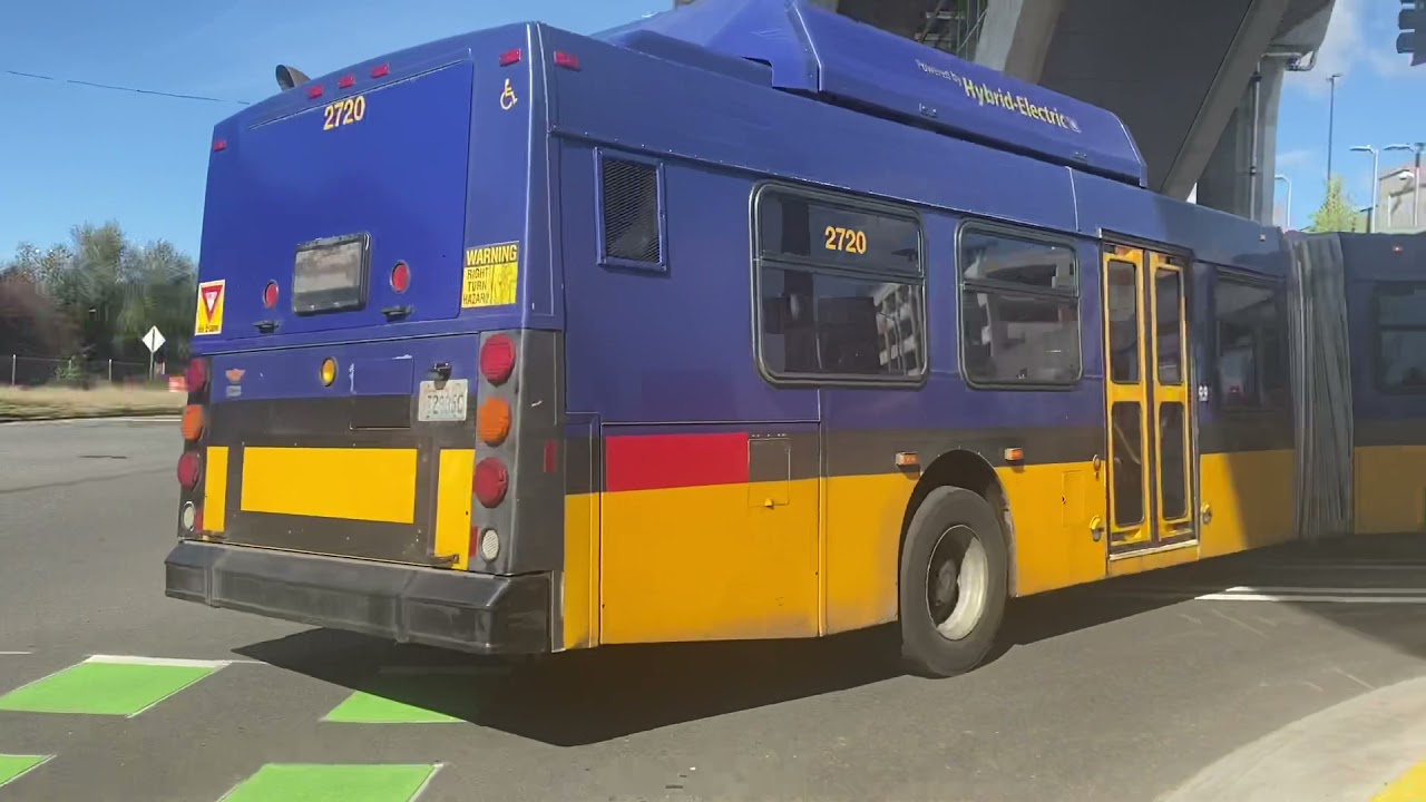 Early Afternoon King County Metro & Sound Transit Bus Action @ Northgate Station 10/7/21