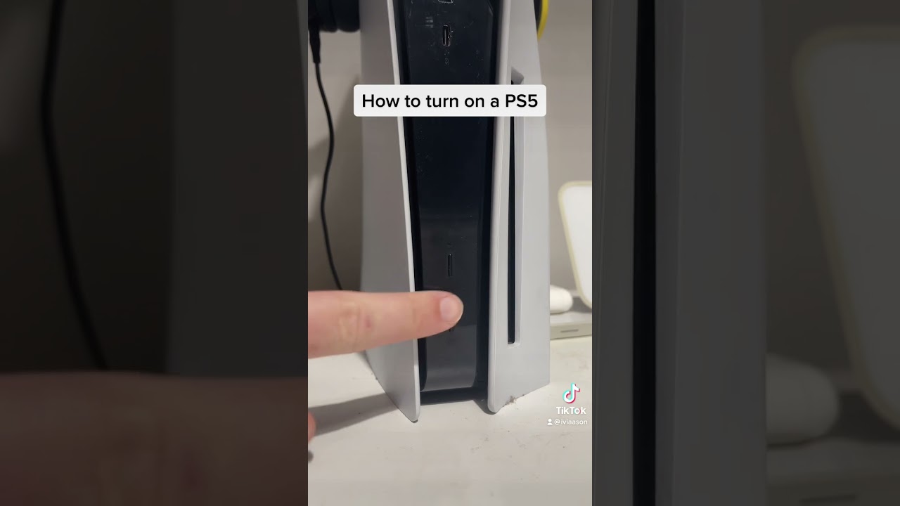 How to turn on a PS5