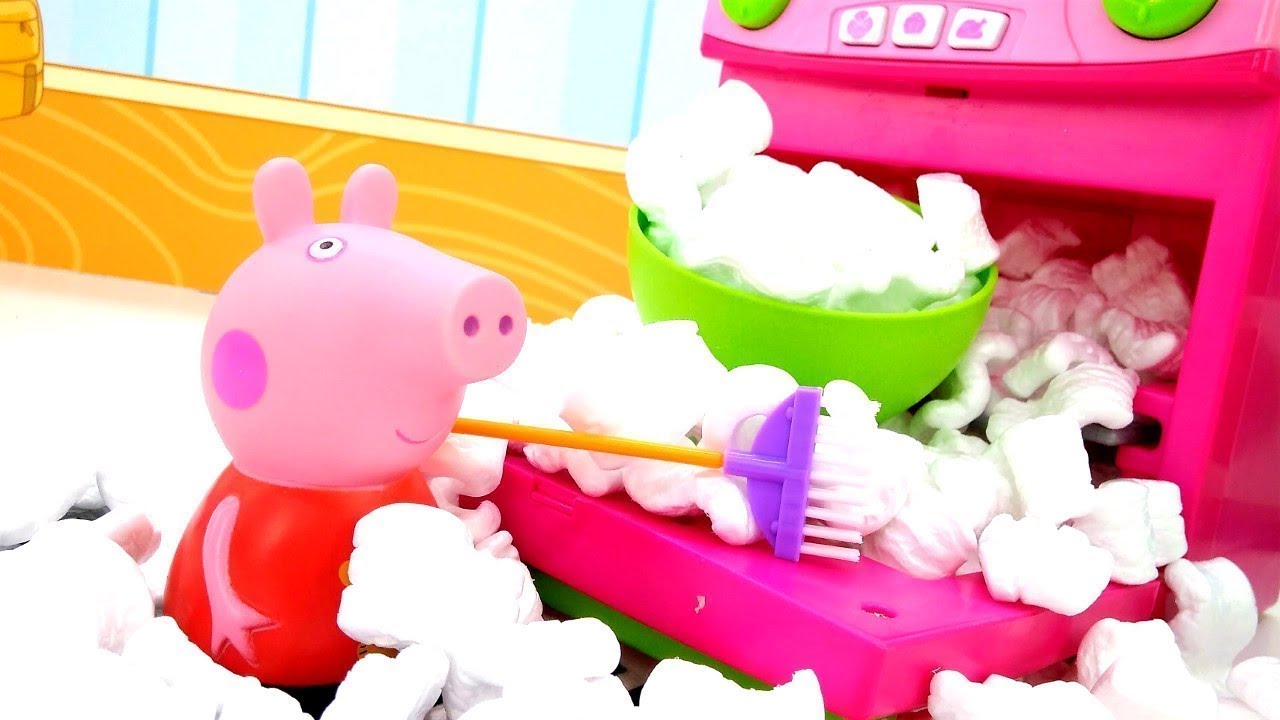 Peppa Pig & kitchen toys. Pretend to play cooking with toys for kids