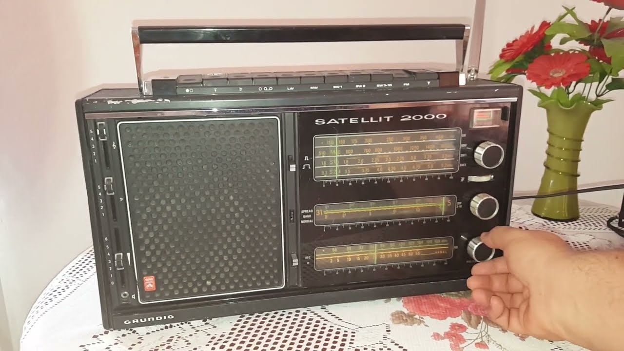 World Radioreceiver with SSB Grundig Satellit 2000 (West Germany year 1972 )