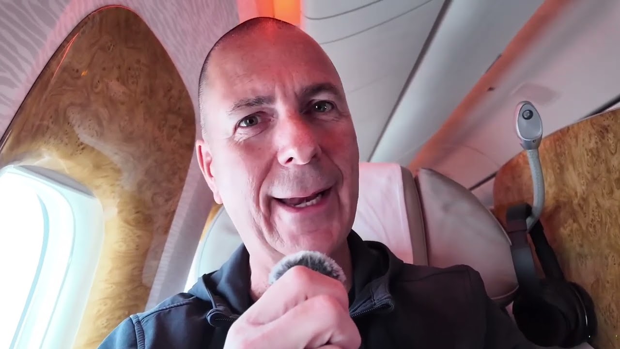 Перелет бизнес-классом на самолете Boeing 777 авиакомпании Emirates из Дубая в Куала-Лумпур и дал...