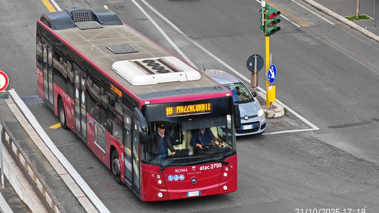 IIA menarini citymood matr 2938 di atac roma in servizio sulla linea 916 
