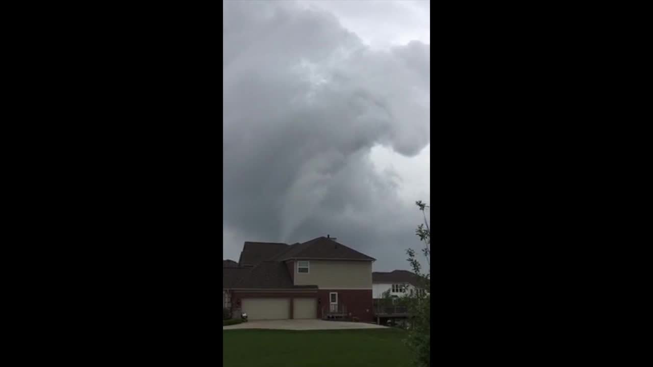 WATCH: Tornado spins up over Zionsville