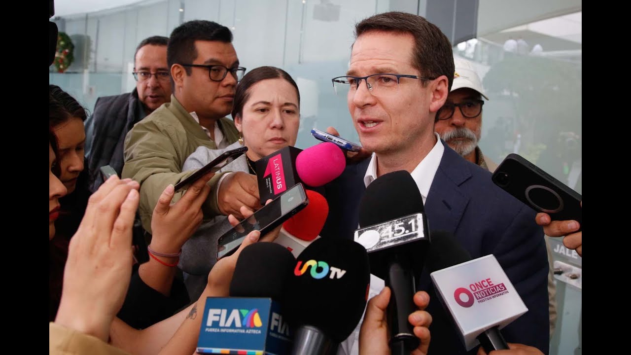 Entrevista al coordinador de las y los senadores del PAN, Ricardo Anaya, en el Patio del Federalismo