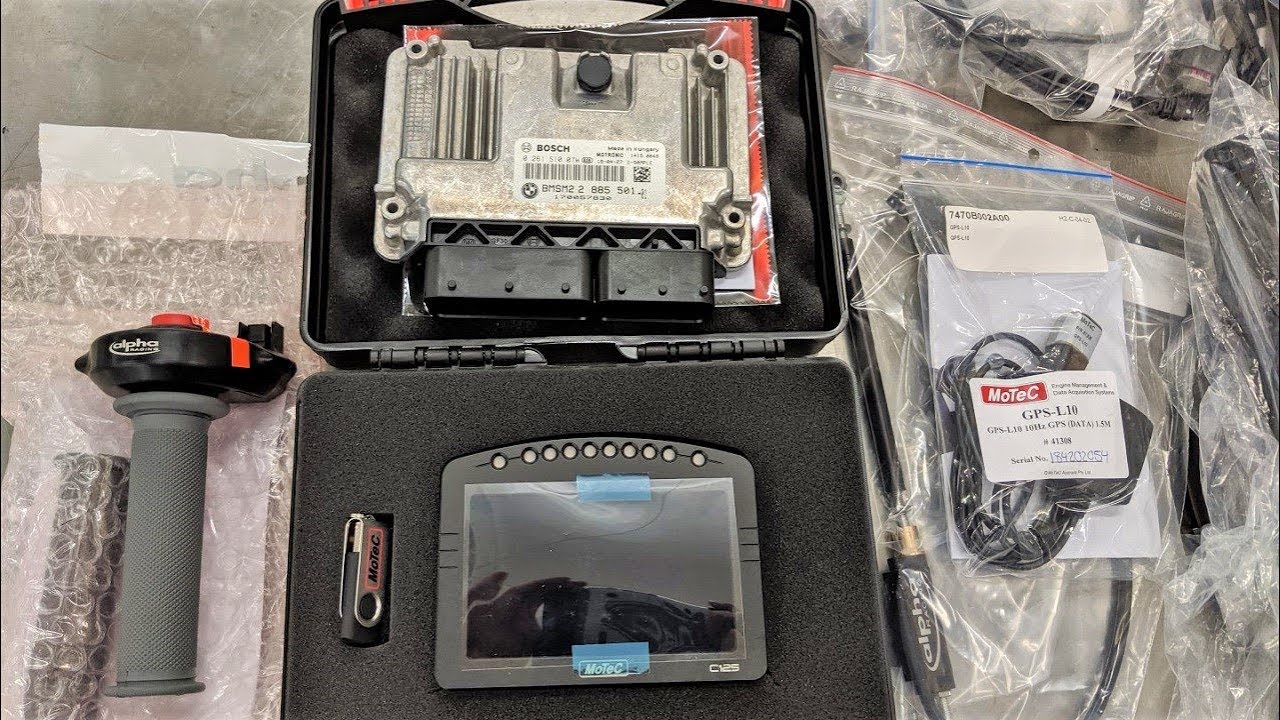 Unboxing 2020 (K67) BMW S1000RR RCK Pro ECU, MoTeC C125 Dash, FIM Alpha Racing Electronics Package