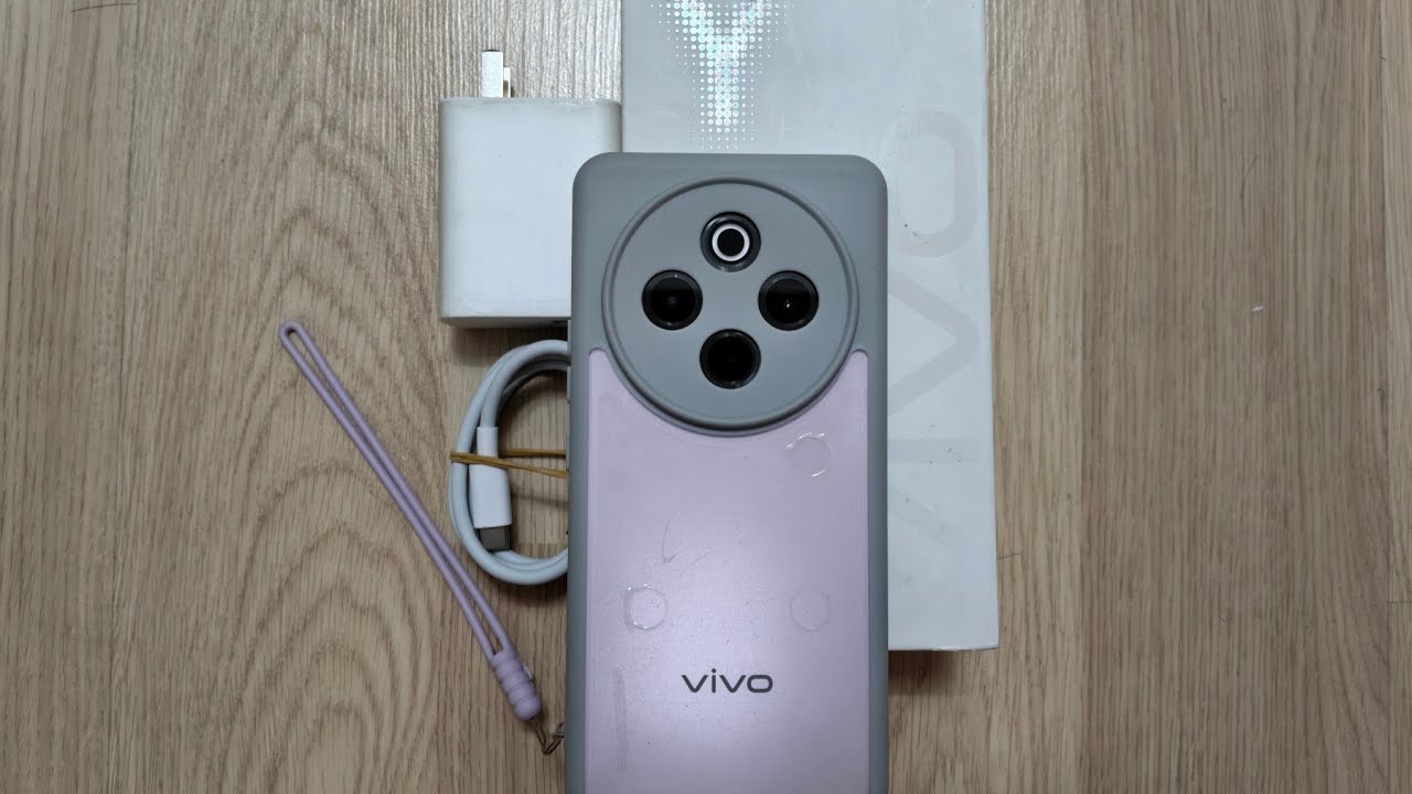 Mở hộp và trên tay nhanh chiếc máy độc lạ Vivo Y300 Pro+ 