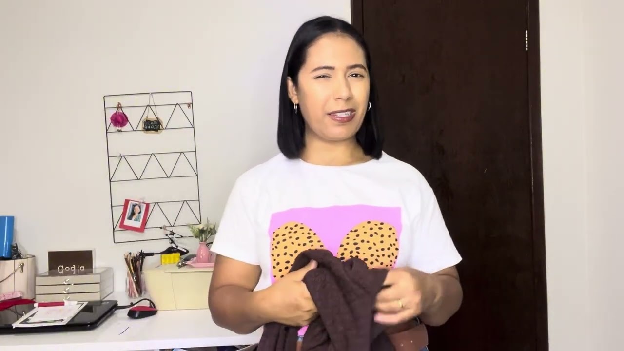 Lote 489- Fardo de VESTIDOS para brechó l  30 peças total - Fornecedor bazar on line 