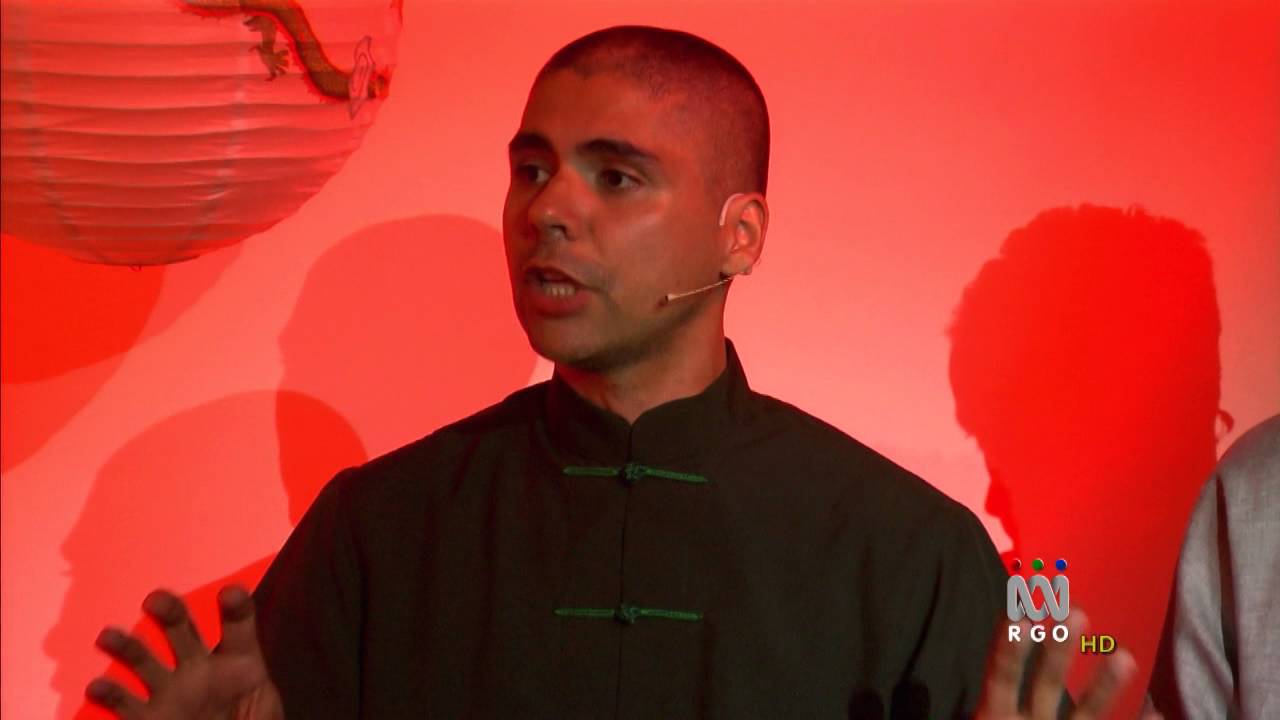 EM GUARDA 26 Marcio Augusto Mestre de Kung-Fu & Gil Rodrigues Prof de Tai Chi Chuan