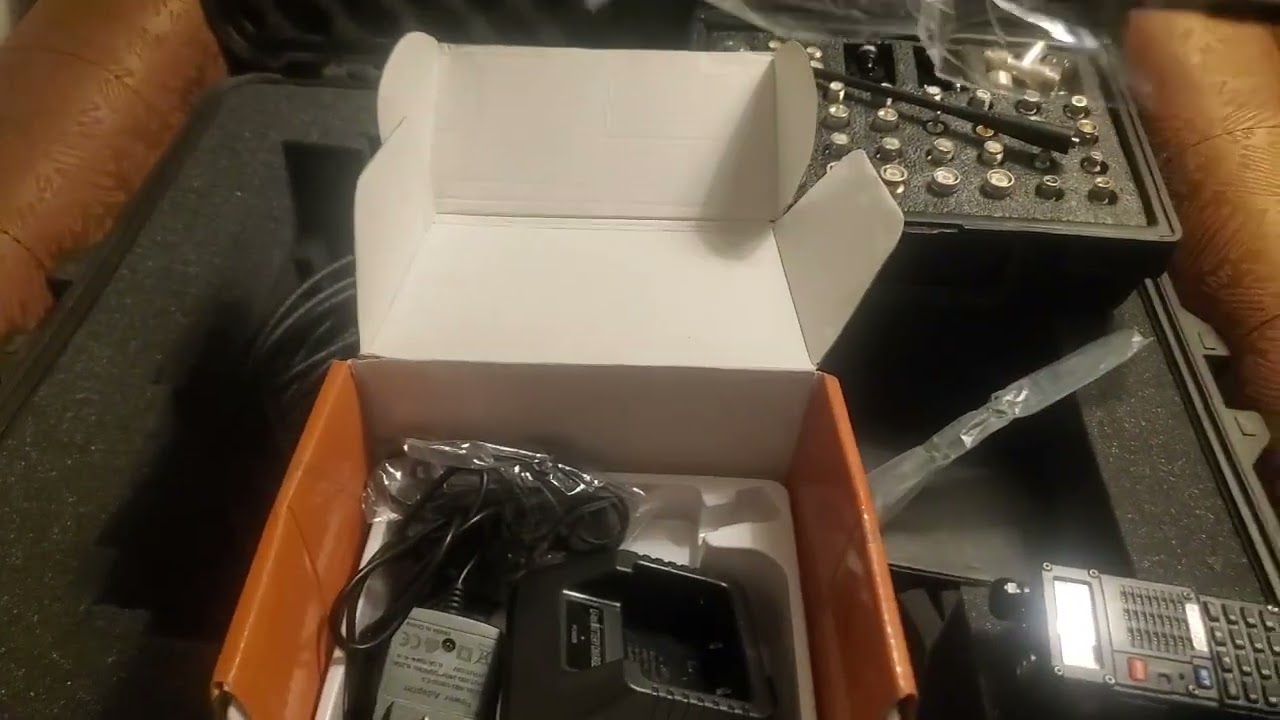 HAM radio HT unboxing a BFTECH  BF-F8RT 8W
