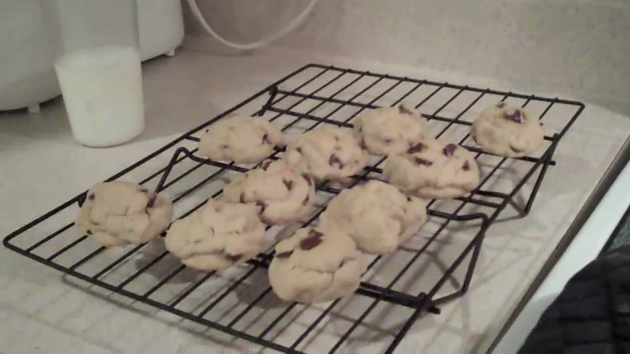 GREATEST CHOCOLATE CHIP COOKIES EVAH! secret ingredient