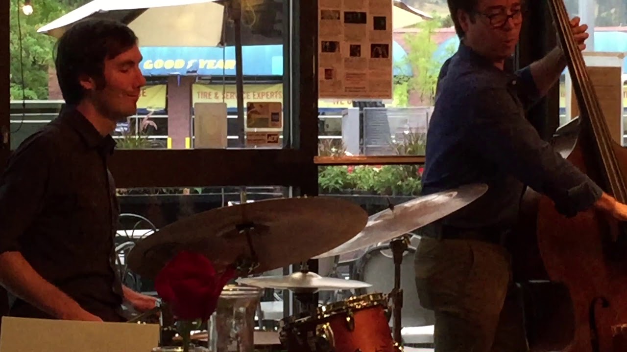 Masterful Musicians presents a casual video, Gonzalo Teppa,solo