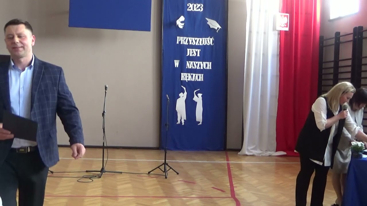 UROCZYSTE POŻEGNANIE  MATURZYSTÓW  LO W BARCINIE
