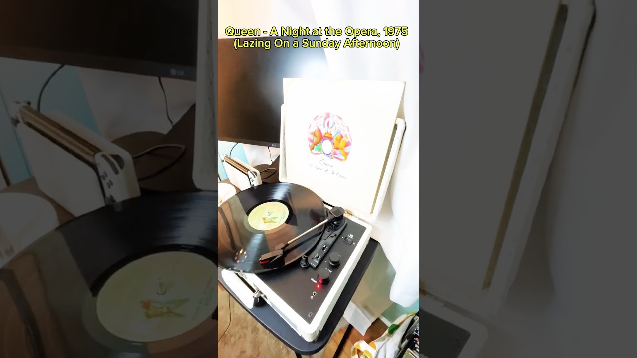 Queen - A Night at the Opera (Lazing On a Sunday Afternoon) Vinyl!