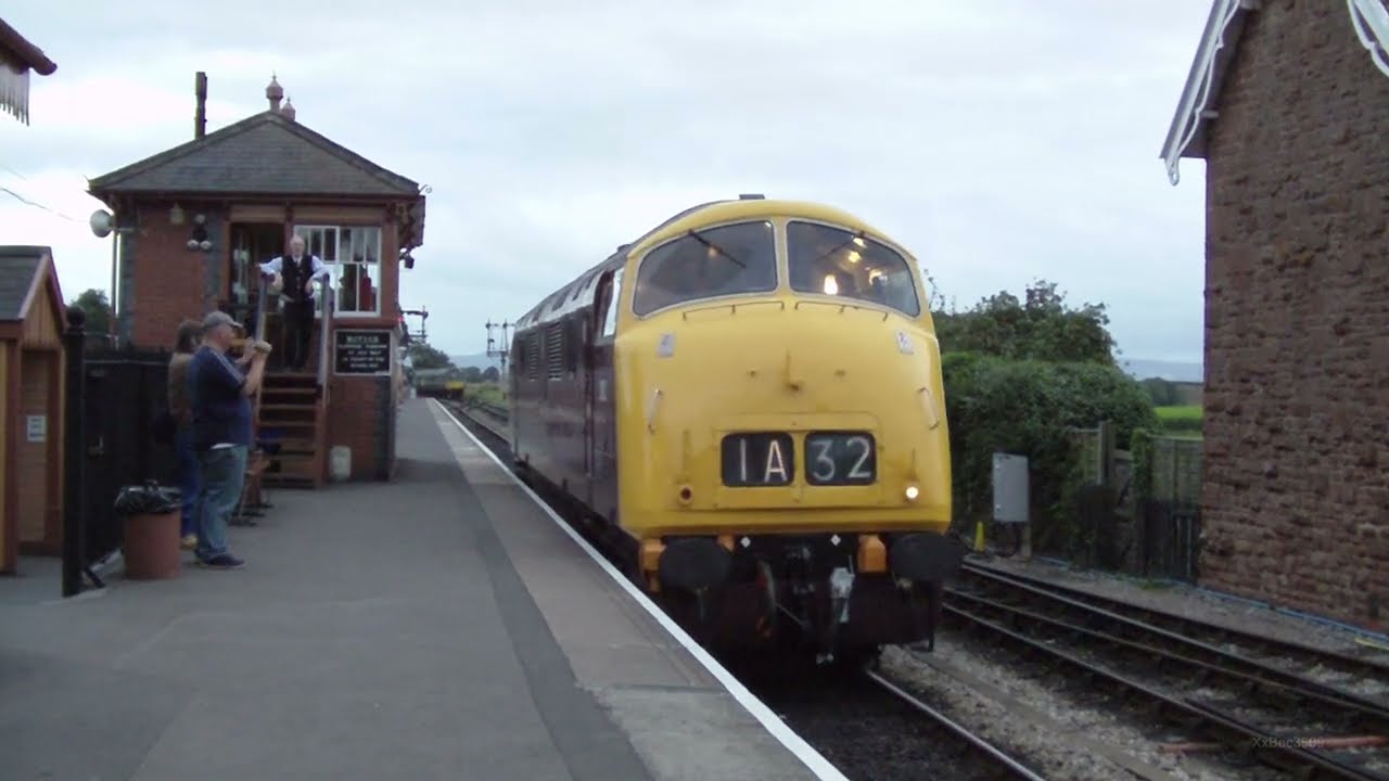 Warship D832 ONSLAUGHT CAB TOUR with D1010 D1062 passing 23rd July 2009 WSR